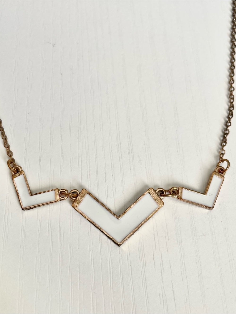 Charming Charlie White chevron necklace